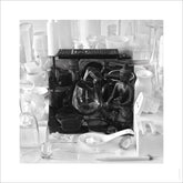 Schwarzes Quadrat auf weissem Grund